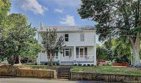 Screened porches continue to gain in we compiled this list to help homeowners when considering a screened porch. Love The Porch Built In 1850 In North Carolina 199 900 The Old House Life