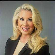 Kelly Enderle's Instagram, Twitter & Facebook