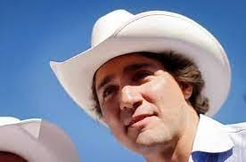 Aaron Manton's Instagram, Twitter & Facebook