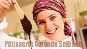 UM PEDACINHO DA FRANÇA EM CANELA