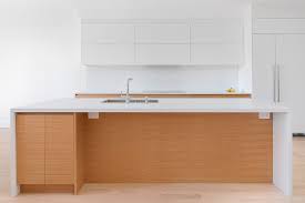 It is believed by many to have a better color than red oak, and for this reason it oak kitchen cabinets can create a truly beautiful and luxurious room. White Oak Kitchen Cabinets