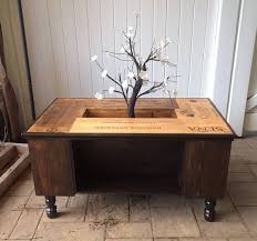 table basse recup boite a vin table basse mobilier de salon deco