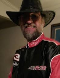 Thomas Edinger's Instagram, Twitter & Facebook