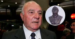 Un sentido homenaje rindió el Congreso de la República al exparlamentario y  exvicepresidente de la República, Luis Giampietri Rojas, al develar un  busto en su memoria, en el pasadizo de la Sala