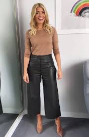Where is holly willoughby's outfit from today? Latest News Of Holly Trenddekho
