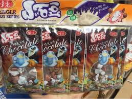 Ngay lập tức đoạn clip đã vấp phải vô số ý kiến chỉ trích của cộng đồng mạng vì cho rằng thơ nguyễn đang ngầm truyền bá việc nuôi kumanthong (1 loại búp bê có nguồn gốc từ thái lan, được nuôi như con. Káº¹o So Co La Sá»i Mon Äƒn Huyá»n Thoáº¡i Cá»§a Tuá»•i ThÆ¡ 8x 9x Ky á»©c Tuá»•i ThÆ¡