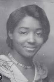 A life that truly made history. 🕊️ Edith Renfrow Smith, the first Black  woman to graduate from Grinnell College, left us in 2026 but lived an  extraordinary 111 years. Born in 1914,