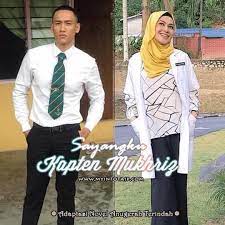 Pada suatu hari, haris (abg kepada ariana dahlia) baru pulang dari luar negeri. Facebook