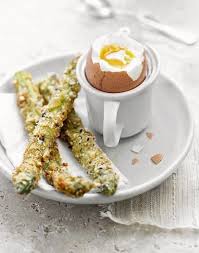œuf Coque Et Mouillettes D Asperges Panees Aux Noisettes Recette Oeuf Coque Recette Panais Recette