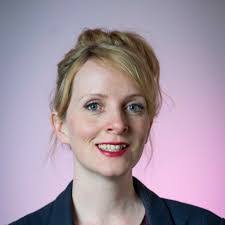 Vicki Earle's Instagram, Twitter & Facebook