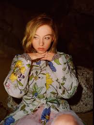 Euphoria S Sydney Sweeney On Scandal Creepy Dms Her La Family The Apatows Women Elite Daily Girl