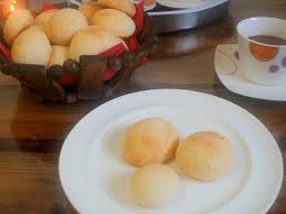 Pandebono Pan De Queso Sin Gluten Pan De Queso Pimientos Rellenos Arepas De Queso