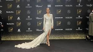 Victoria swarovski entschied sich dazu, nicht in das unternehmen ihres vaters einzusteigen. Photoshop Fail Fans Erkennen Victoria Swarovski Kaum Promiflash De