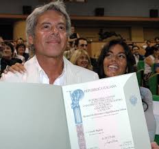 Un dolce papà in una foto di molti anni fa. Chi E Rossella Barattolo Compagna Di Claudio Baglioni