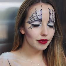 Elle pend comme un tissu. 1001 Exemples De Maquillage Toile D Araignee Facile Et Rapide