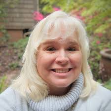 It's been a while since I've done this, but there are some new faces around  here, so it seemed as good a time as any! ✨ I'm Francesca, and I write and