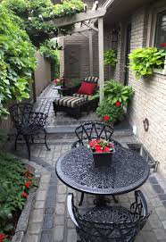 80 Cute Simple Tiny Patio Garden Ideas Http Seragidecor Com 80 Cute Simple Tiny Patio Ga Side Yard Landscaping Small Patio Garden Small Backyard Landscaping