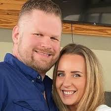 Mandy Wright and Ross Lundquist's Wedding Registry