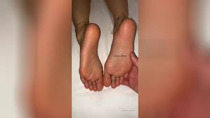 Lindabooxo sleepy feet