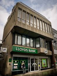 Find a route to the green, sunderland with gps navigational coordinates: Lloyds Bank Shrewsbury Shopfront Elegy