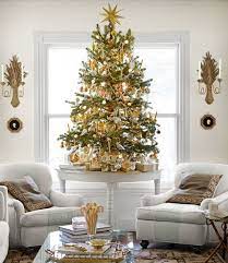 Elegant holiday decor doesn't go overboard with color. Elegant Christmas Decorations 2017 25 How To Organize