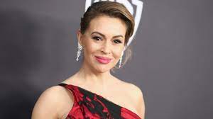 Alyssa Milano geeft update na heftige coronasymptomen