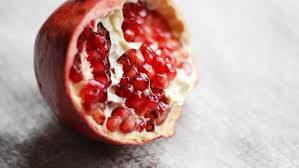 Iklim ideal adalah zona 7 sampai 12, dengan musim dingin yang pendek dan ringan dan kelembaban rendah. Cara Mengupas Buah Delima Dengan Lebih Cepat Lifestyle Fimela Com