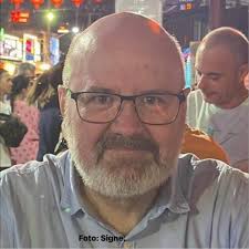 Hi, just looking for a advice for exchangig the money from british pounds  to baths. what is more profitable? Do it in the uk or bring pounds to  thailand?