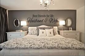 15 mind numbing fakten uber deko ideen fur das. Schlafzimmer Ideen Graue Wand Kronleuchter Wand Schal Weisses Bett Schlafzimmer Master Bedrooms Decor Home Bedroom Makeover