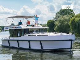 Location de bateaux sans permis des bateaux habitables sur les canaux proche de chez vous. 2017 Delphia Horizon 4 Gestion Location Bateau Fluvial Peniche Bateau Habitation Trawler Le Boat