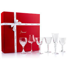 Un Coffret De Prestige Regroupant Six Verres A Vin Differents Voici Une Idee De Cadeau Original Pour Les Amoureux Du Vi Baccarat Verre De Vin Verre De Whisky
