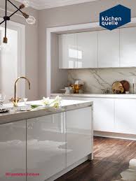 Cleanes Kuchendesign Trendig Und Zeitlos Einbaukuche Kuche Hochglanz Kuchen Design