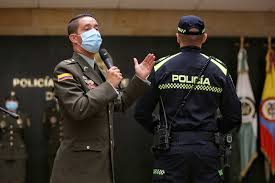 Jun 06, 2021 · del verde militar al azul: Plan Integral De Innovacion De La Policia Implica Cambiar Los Uniformes Y Patrullas