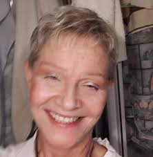 Wojciech Kwiatkowski nie żyje. Szybkie przekazy wielu byłych ministrów  kultury, z rozmaitych obozów politycznych zgodne: był wybitnym,  profesjonalnym, oddanym i rzetelnym urzędnikiem wysokiego szczebla.  Odpowiadał za finanse, budżet, inwestycje ...