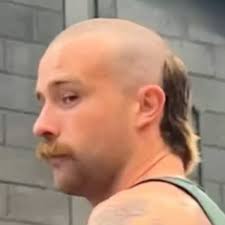 Ireland rugby star Mack Hansen shows off dramatic new hairstyle