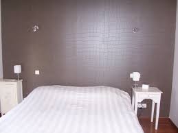 Parfois, quelques astuces déco suffisent à camoufler les imperfections. Peinture Mur Defaut Peindre Un Mur Traces De Rouleau Peinture Blanche Mur Plafond Boiserie Picturesque