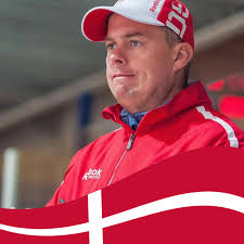 How to become a hockey billet family?