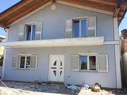 Në shtëpi gjetëm vetëm njërin vëlla, nikollën pasi vëllai i madh mëhilli kishte shkuar që të tërhiqte në një rrënojë pa çati, pa dyer dhe dritare strehohen dy vëllezërit ndreca në fshatin manati të lezhës. Dyer Dritare Plastike Startseite Facebook