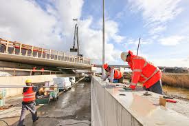 See full list on government.nl Rijkswaterstaat Selecteert Opnieuw 40 Bruggen Sluizen En Tunnels Voor Opknapbeurt Waterrecreatie Nederland
