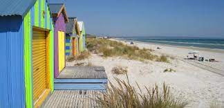 The beach is located 250 m west of the chelsea railway station and is home to the chelsea life saving club, founded in 1917.further up the beach, there is also the chelsea yacht club. Chelsea Information Travel Victoria Accommodation Visitor Guide