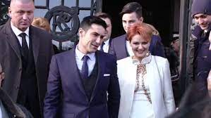 Cei doi vor face cununia civilă în perioada următoare, iar în primăvară se lasă cu nuntă mare. Lia OlguÈ›a Vasilescu S A CÄƒsÄƒtorit Cu Claudiu Manda De Ce A Decis SÄƒ È™i PÄƒstreze Numele Stirileprotv Ro