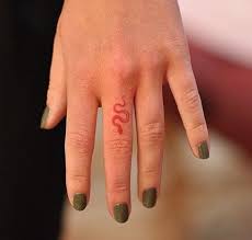 Kirmizi Dovme Modelleri 2020 Totto Tattoos 2019tottos Dovme Trendler Dovme Modelleri
