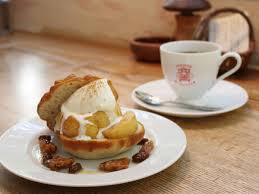 ケーキ と コーヒー