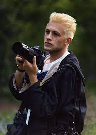 Chris packham has revealed how discovering his love for punk rock music as an 'isolated and very unhappy' teenager saved his life. Bickering Pals Chris Packham And Michaela Strachan Reunited As Springwatch Returns Mirror Online