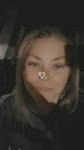 Crystal Broyles's Instagram, Twitter & Facebook