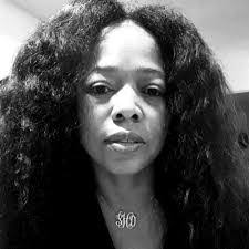 Sonja Hunt's Instagram, Twitter & Facebook