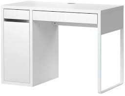 Malins et pratiques, ces bureaux ikea séduisent et permettent un aménagement pro à la maison à moindre coût. Ikea Micke Schreibtisch Mit Aufbewahrung In Weiss 120x50cm Amazon De Kuche Haushalt