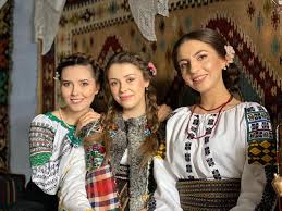 Deschidere grandioasă a parcului de agrement cornişa din botoşani. Cantec De Lume Fetele Din BotoÈani Au Lansat O NouÄ PiesÄ Stiri Botosani Ziare Botosani