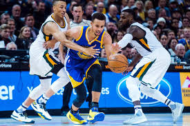 See more ideas about stephen curry, curry shoes, curry. Two Men Try To Snatch Signed Steph Curry Shoes From Kid After Warriors Win Over Utah Jazz The Salt Lake Tribune