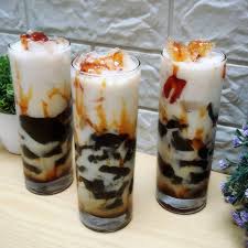 Selain cincau hitam, anda juga membutuhkan saus gula merah atau larutan gula merah sebagai bahan utama es cincau serut. Resep Es Cincau Gula Merah Yang Enak